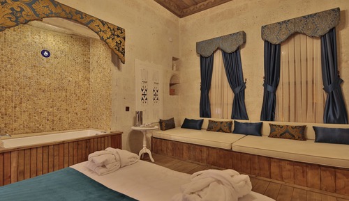 Family Room, Jetted Tub