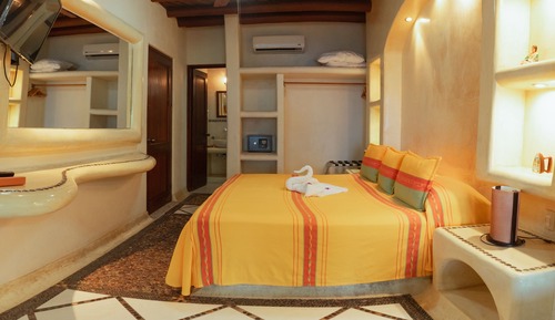 Junior Suite, 1 King Bed with Sofa bed