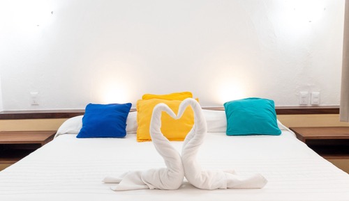 Comfort Suite, 1 King Bed, Partial Sea View