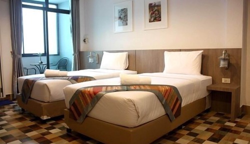 Standard Twin Room