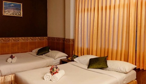 Double Queen Room