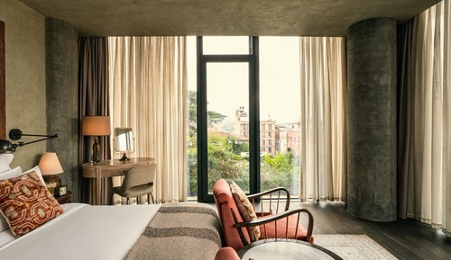 Room (Medium)