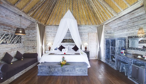 Deluxe Suite, Pool View