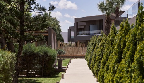 Comfort Room, Garden View