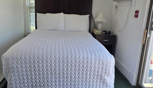 Standard Room, 1 Double Bed, Non Smoking (111- 1 Double Bed Non-OV 2nd Floor)