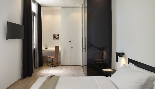 Deluxe Room, Courtyard View