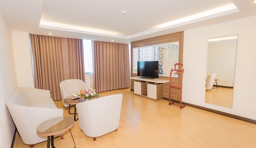 Executive Suite