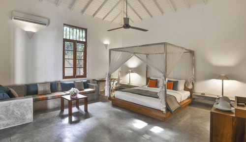 Suite, Courtyard View
