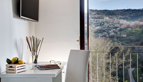 Exclusive Double or Twin Room, Partial Ocean View