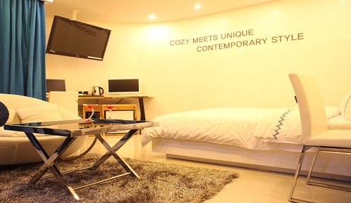 Suite (Lovely)