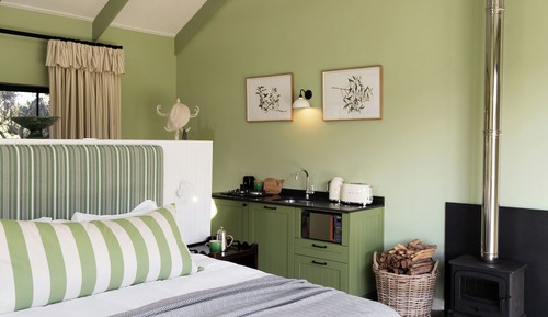 Leeward Suite