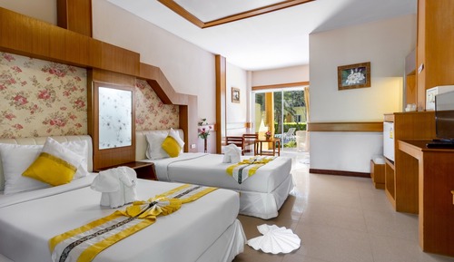Superior Twin Room with Pool View