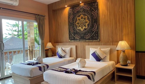 Superior Building Twin Room