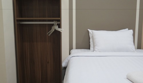 Standard Triple Room, 2 Double Beds, No Windows