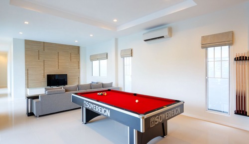4 Bedrooms Garden Pool Villa