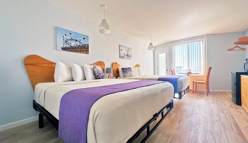 Deluxe Double Room, 2 Queen Beds, Balcony, Partial Ocean View