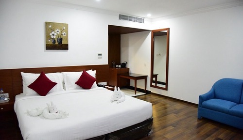 Royal Room, City View, Corner