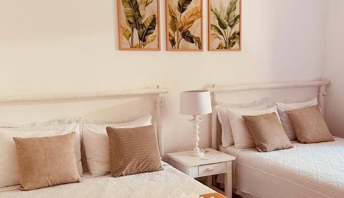 Deluxe Studio Suite