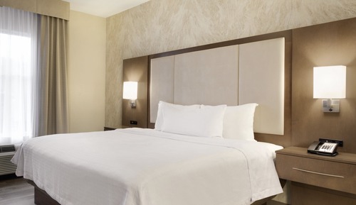 Studio, 1 King Bed, Balcony (Hearing Accessible on Main Street)