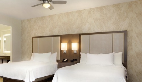 Suite, 2 Queen Beds, Accessible, Bathtub