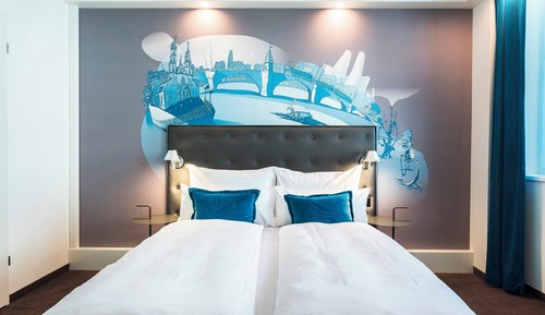 Room, 1 Queen Bed (Motel One)