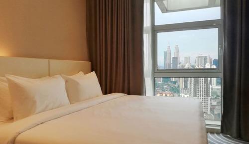 Deluxe Room Skyline