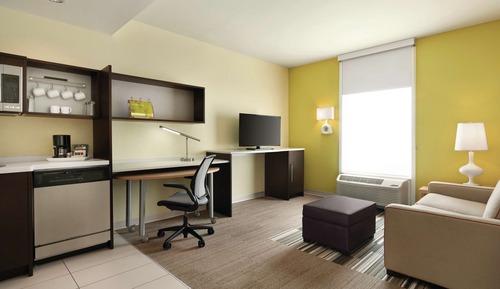 Suite, 1 King Bed, Accessible (Roll-in Shower)