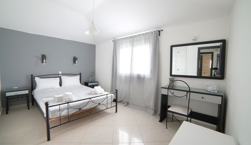 Deluxe Apartment (11-13)