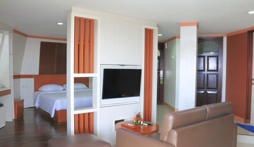 Deluxe Suite (Upper Floor)