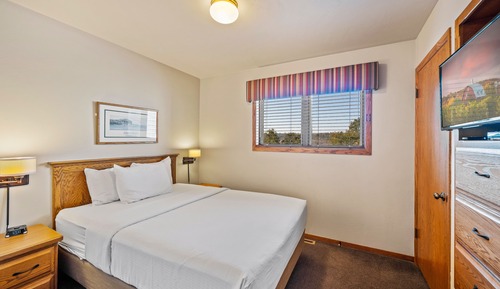 Premium Condo, 2 Bedrooms (2 Bathrooms, 2 Full Flights of Stairs)
