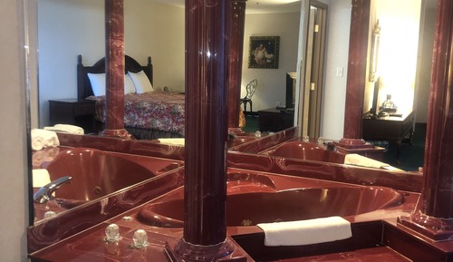 Suite, 1 King Bed, Non Smoking, Jetted Tub