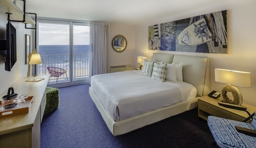 Ocean Front, King Bed 