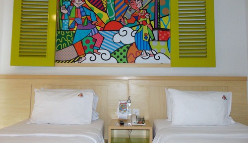 Happiness Room Twin Bed