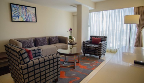 Deluxe Suite 