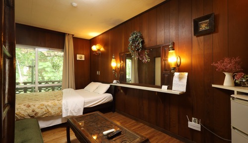 Economy Room