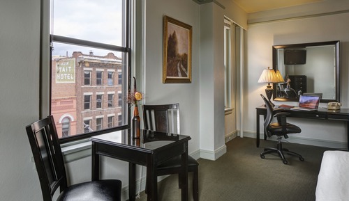 Hotel Suite