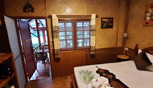Superior Double Room, 1 King Bed, Pool View
