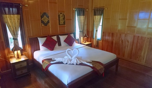 Deluxe Double Room, 1 King Bed, Garden View