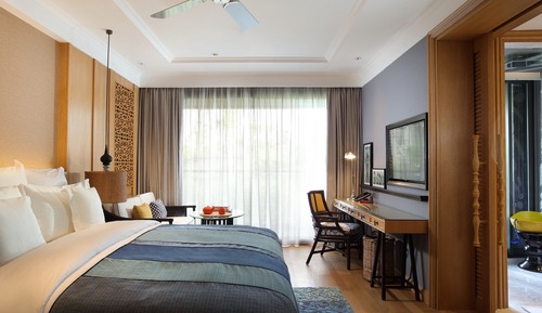 Standard Room, 1 King Bed (Courtyard Access)