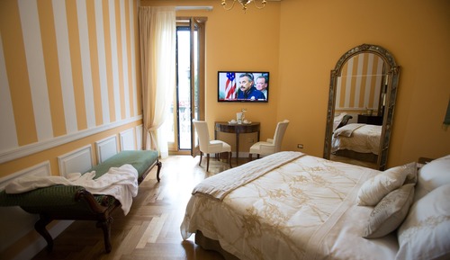 Suite, City View