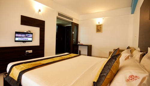 DELUXE DOUBLE BED A/C ROOM	