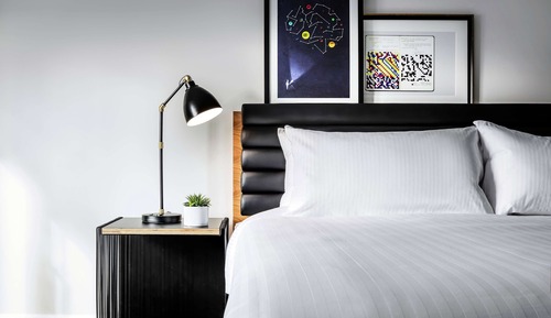 Deluxe Room, 1 King Bed