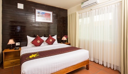 Family Room, Connecting Rooms