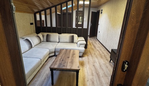 Economy Studio Suite