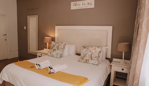 Deluxe Room, 1 Bedroom (King Bedroom - Desert Rose)