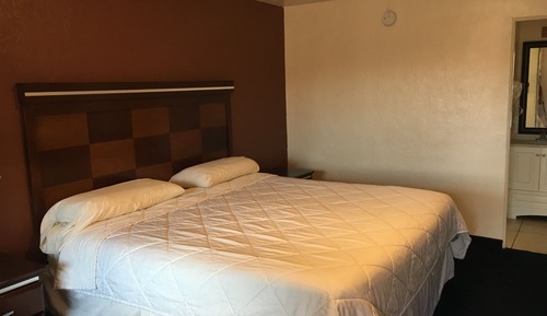 Room, 1 King Bed, Non Smoking