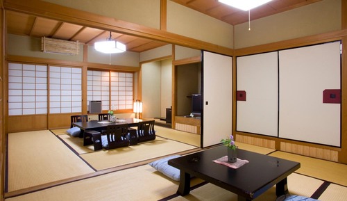 Connecting Japanese Room with Open-air Bath