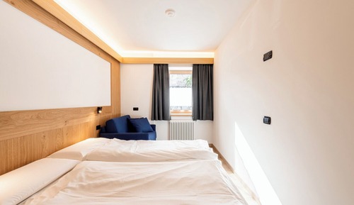 Deluxe Two-Bedroom Apartment