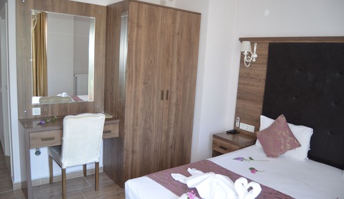 Economy Double Room, 1 Double Bed, Fireplace, Garden View