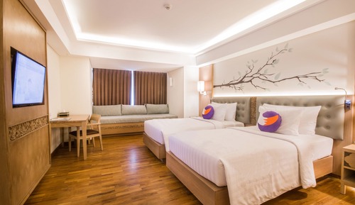 Deluxe Room with Bathtub